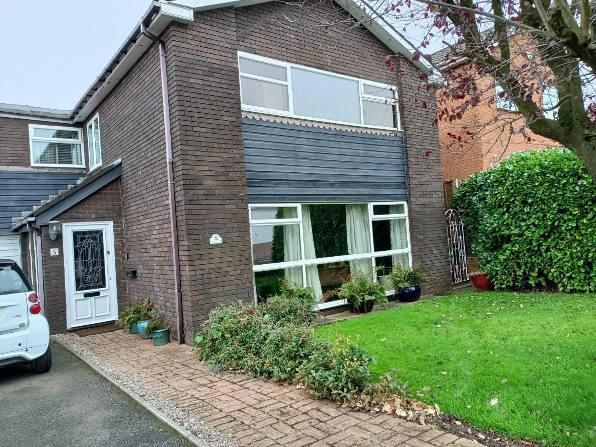 Lowri Cottage Hotel Shenstone Exterior photo